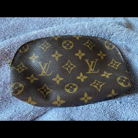 LV PM Cosmetic case - Picture 4 of 7
